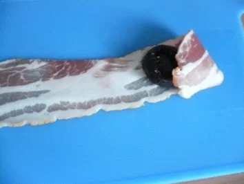 Pflaumen im Speckmantel - Rezept - Bild Nr. 2