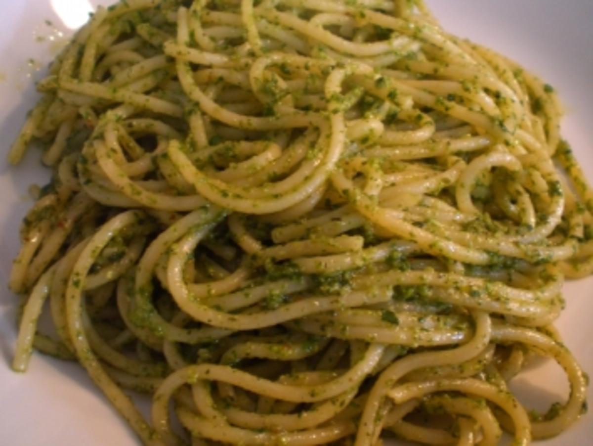 Spaghetti mit Basilikumpesto - Rezept