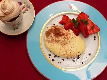 Mascarpone-Wölkchen mit Karamellbaiser - Rezept