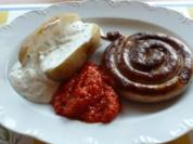 Grillen: Pellkartoffel mit Joghurt-Frischkäsecreme und Grillwurst - Rezept