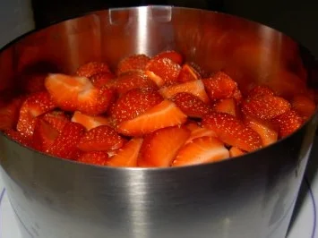 Erdbeertorte mit Limettencreme - Rezept - Bild Nr. 4