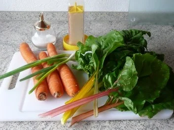 Rezept: Salate: Warmer Nudel- Möhren- Mangoldsalat Bild Nr. 3 Salate: Warmer Nudel- Möhren- Mangoldsalat - Rezept - Bild Nr. 3