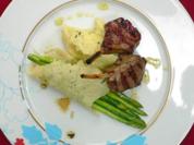 Lammkotelett mit Trüffelpüree und wildem Spargel in Parmesanschiffchen - Rezept