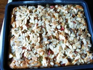 Rezept: Rhabarberkuchen vom Blech Rhabarberkuchen vom Blech - Rezept
