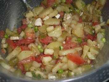 Rezept: Kartoffelsalat-Gemüsesalat -vegetarisch Bild Nr. 2 Kartoffelsalat-Gemüsesalat -vegetarisch - Rezept - Bild Nr. 2
