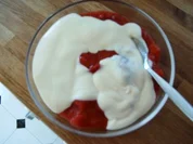 Rezept: Erdbeer - Rhabarber- Kompott mit fettarmen Vanillejoghurt Erdbeer - Rhabarber- Kompott mit fettarmen Vanillejoghurt - Rezept