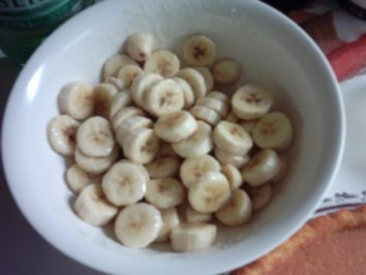 Bilder für Bananentorte mit Rühr-Tortenboden und Tortenguss, klar - Rezept