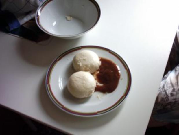 Hefeklöße mit Pflaumenmus - Rezept mit Bild - kochbar.de