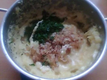 Stampfkartoffel mit Spiegelei,dazu Buttermich trinken ! - Rezept - Bild Nr. 4