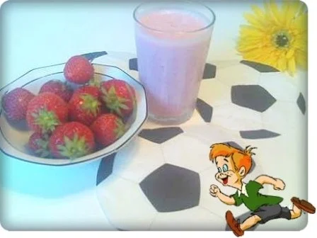 WM  2010 :  Erdbeeren - Kefir  Cocktail - Rezept