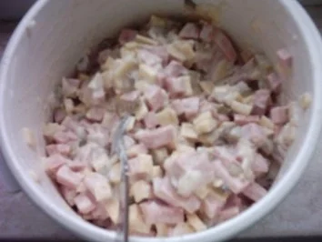 Rezept: Käse-Wurst-Salat Bild Nr. 2 Käse-Wurst-Salat - Rezept - Bild Nr. 2