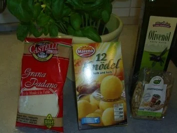 Rezept: Beilagen: Basilikumklöße Bild Nr. 2 Beilagen: Basilikumklöße - Rezept - Bild Nr. 2