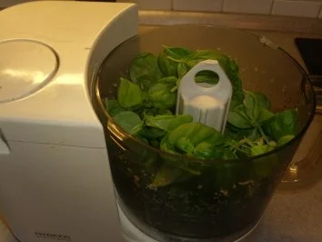 Rezept: Beilagen: Basilikumklöße Bild Nr. 3 Beilagen: Basilikumklöße - Rezept - Bild Nr. 3