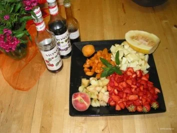 Rezept: Bowle - sommerlich, leicht und fruchtig Bild Nr. 2 Bowle - sommerlich, leicht und fruchtig - Rezept - Bild Nr. 2