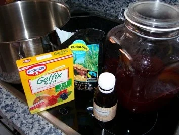 Johannisbeergelee mit Rosenduft - Rezept