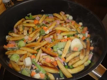 Rezept: Restepfanne mit Schupfnudeln Bild Nr. 3 Restepfanne mit Schupfnudeln - Rezept - Bild Nr. 3