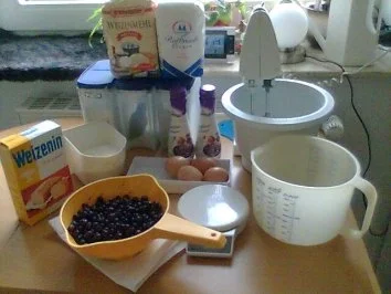 Rezept: Biskuitrolle mit Blaubeeren ! ( Heidelbeeren !) Biskuitrolle mit Blaubeeren ! ( Heidelbeeren !) - Rezept