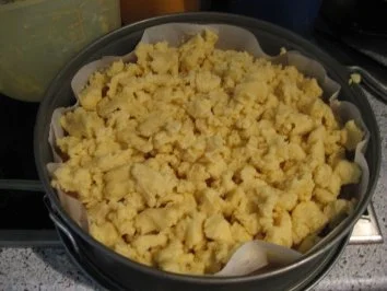 Rezept: Aprikose meets Marzipanstreusel Bild Nr. 3 Aprikose meets Marzipanstreusel - Rezept - Bild Nr. 3