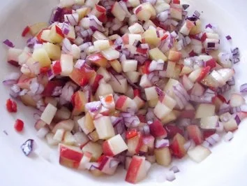 Rezept: Weinberg-Pfirsich-Salat mit Pfeffersteak Bild Nr. 3 Weinberg-Pfirsich-Salat mit Pfeffersteak - Rezept - Bild Nr. 3