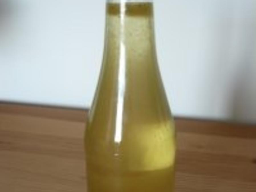 Holundersekt mit saubere Dolden Holunder und Bio - Zitronen - Rezept ...