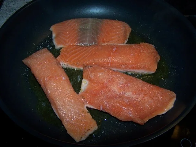 Rezept: Lachsfilet mit Nudeln Bild Nr. 3 Lachsfilet mit Nudeln - Rezept - Bild Nr. 3