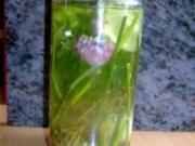 Kräuteröl mit Schnittlauchblüten - Rezept