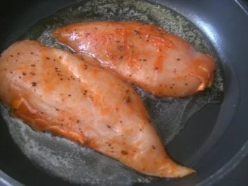 Rezept: Hähnchenbrüstchen mit -- in Frühlingszwiebel Butter geschwenkten Kartoffelspalten Bild Nr. 6 Hähnchenbrüstchen mit -- in Frühlingszwiebel Butter geschwenkten Kartoffelspalten - Rezept - Bild Nr. 6