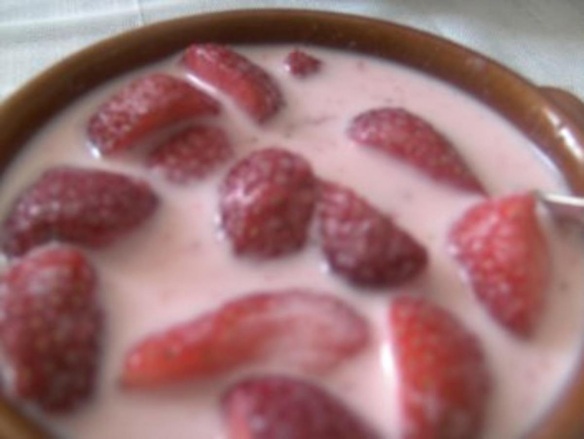 Erdbeeren, die  schnellste Nachspeise der Saison  ;-)) - Rezept