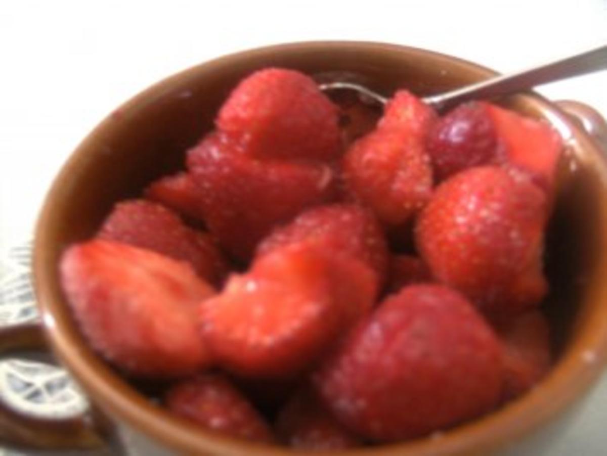 Erdbeeren, die  schnellste Nachspeise der Saison  ;-)) - Rezept - Bild Nr. 2