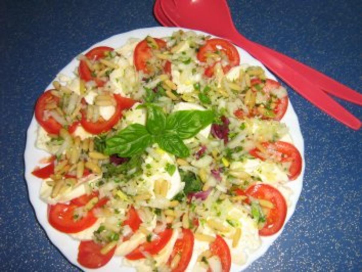 Bilder für Tomaten-Mozzarella an Blattsalat - Rezept