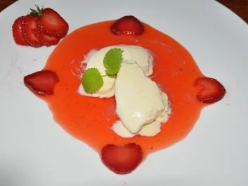 Rezept: Weißes Schokoladen-Eis Bild Nr. 3 Weißes Schokoladen-Eis - Rezept - Bild Nr. 3