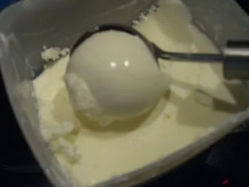 Rezept: Eis: BUTTERMILCH - SAHNE Bild Nr. 2 Eis: BUTTERMILCH - SAHNE - Rezept - Bild Nr. 2