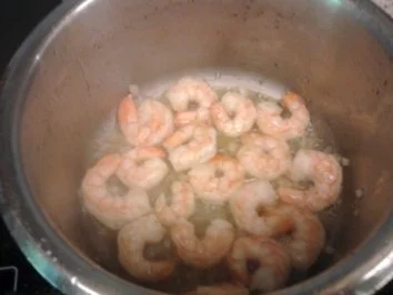 Rezept: Tagliatelle mit grünem Spargel und Garnelen Bild Nr. 6 Tagliatelle mit grünem Spargel und Garnelen - Rezept - Bild Nr. 6