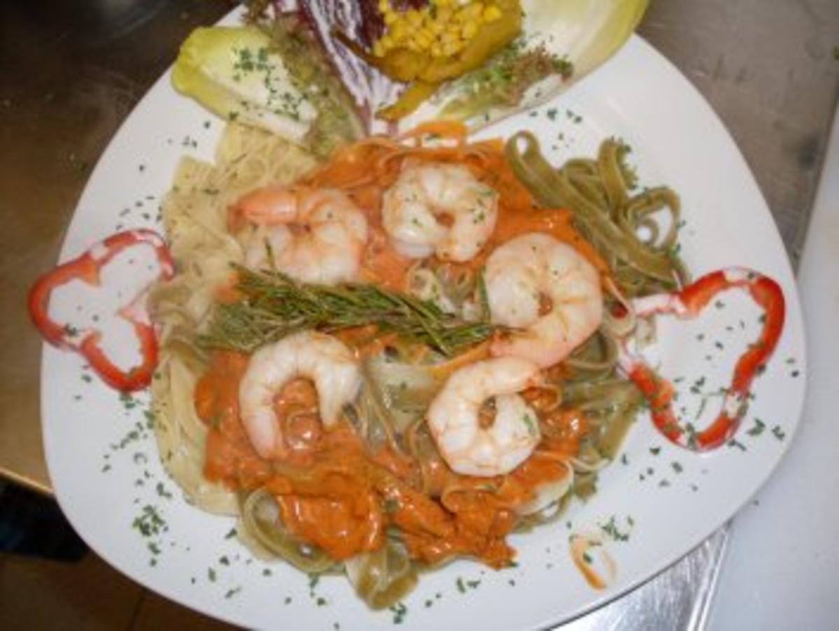 Scampis auf Tagliatelle - Rezept mit Bild - kochbar.de