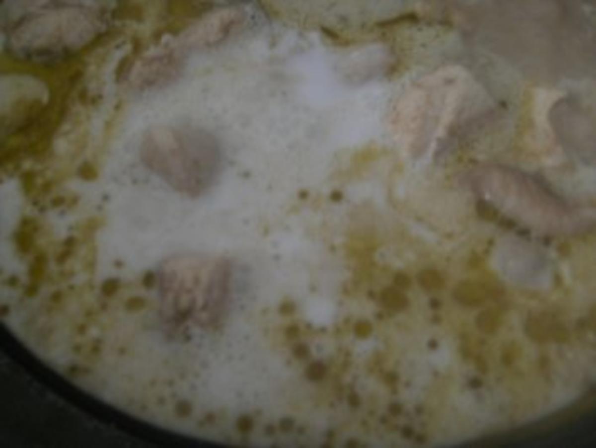 Hähnchenbrust in Grüner Curry-Soße auf schwäbische  Bandnudeln - Rezept - Bild Nr. 3
