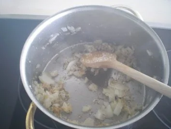 Basilikum-Kokossuppe mit Knuspergarnelen und Kokosrelish - Rezept - Bild Nr. 2