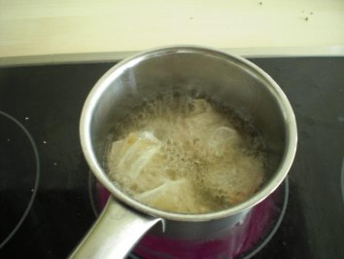 Basilikum-Kokossuppe mit Knuspergarnelen und Kokosrelish - Rezept - Bild Nr. 7