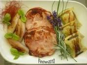 Spanferkel-Krustenbraten aus dem Lavendelrauch mit Maultaschen und Bratschalotten - Rezept