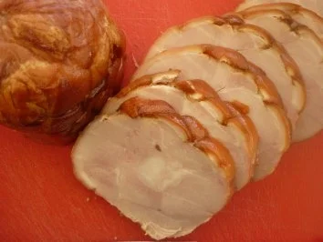 Rezept: Spanferkel-Krustenbraten aus dem Lavendelrauch mit Maultaschen und Bratschalotten Bild Nr. 3 Spanferkel-Krustenbraten aus dem Lavendelrauch mit Maultaschen und Bratschalotten - Rezept - Bild Nr. 3