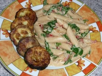 Rezept: Pasta: Penne mit Paprika-Peperoni-Rucolasoße Pasta: Penne mit Paprika-Peperoni-Rucolasoße - Rezept