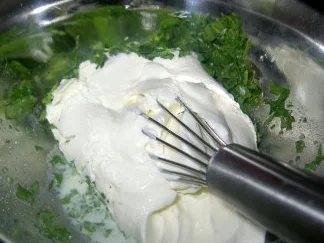 Limettenhackbällchen mit Korianderschmand - Rezept - Bild Nr. 2