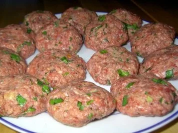 Limettenhackbällchen mit Korianderschmand - Rezept - Bild Nr. 7