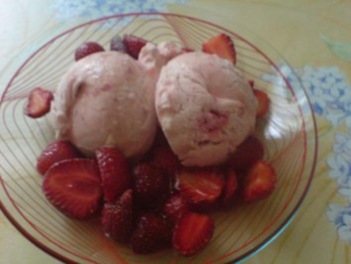 Erdbeer-Sahne-Eis - Rezept