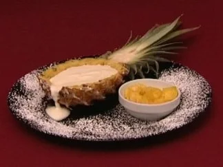 Rezept: Miniananas gefüllt mit Joghurtcrème (Gisele Oppermann) Miniananas gefüllt mit Joghurtcrème (Gisele Oppermann) - Rezept