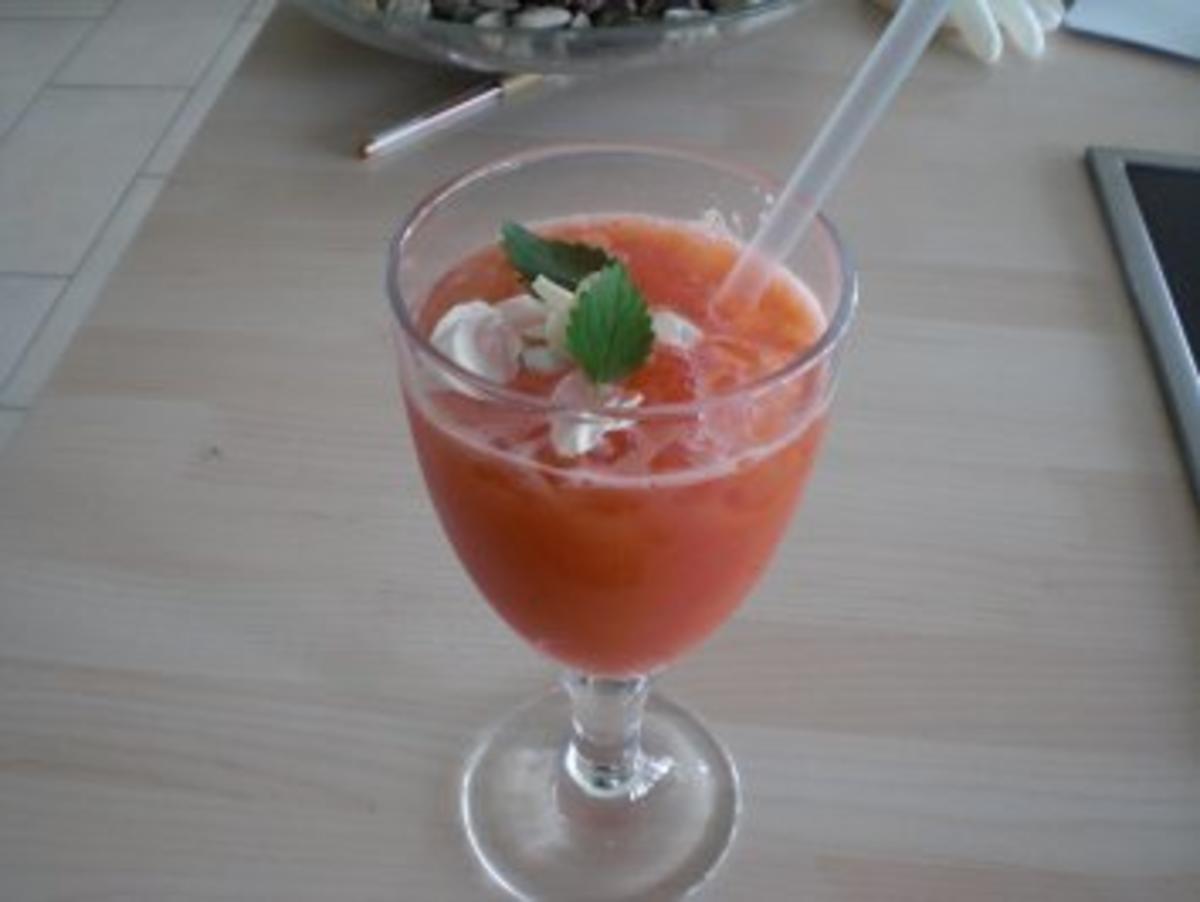 Wassermelonen-Rosen-Smoothie mit Chili - Rezept