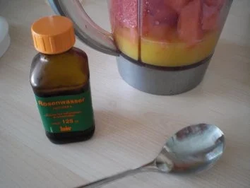 Wassermelonen-Rosen-Smoothie mit Chili - Rezept - Bild Nr. 3