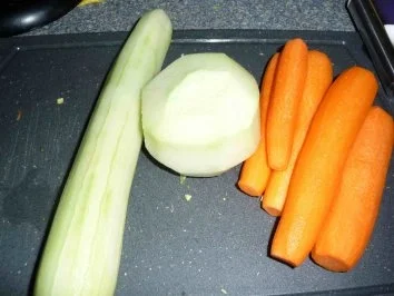 Rezept: Salat mit gebratenen Hähnchenstreifen Bild Nr. 4 Salat mit gebratenen Hähnchenstreifen - Rezept - Bild Nr. 4