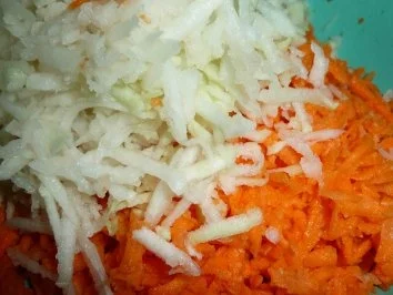 Rezept: Salat mit gebratenen Hähnchenstreifen Bild Nr. 5 Salat mit gebratenen Hähnchenstreifen - Rezept - Bild Nr. 5