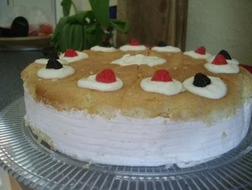 Sommer-Käse-Sahne-Torte - Rezept
