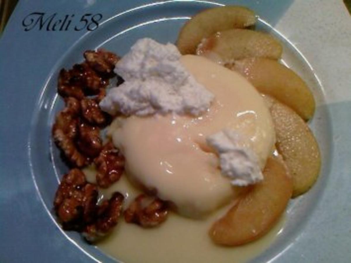 Desserts: Eierlikör-Pudding mit karamellisierten Walnüssen und Apfelspalten - Rezept